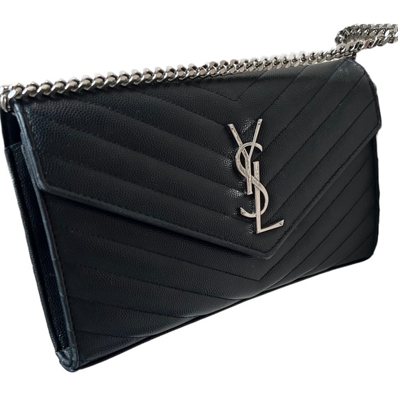 YSL / SAINT LAURENT BLACK CLASSIC CASSANDRE WALLET ON CHAIN IN GRAINED LEATHER - Picture 4 of 16